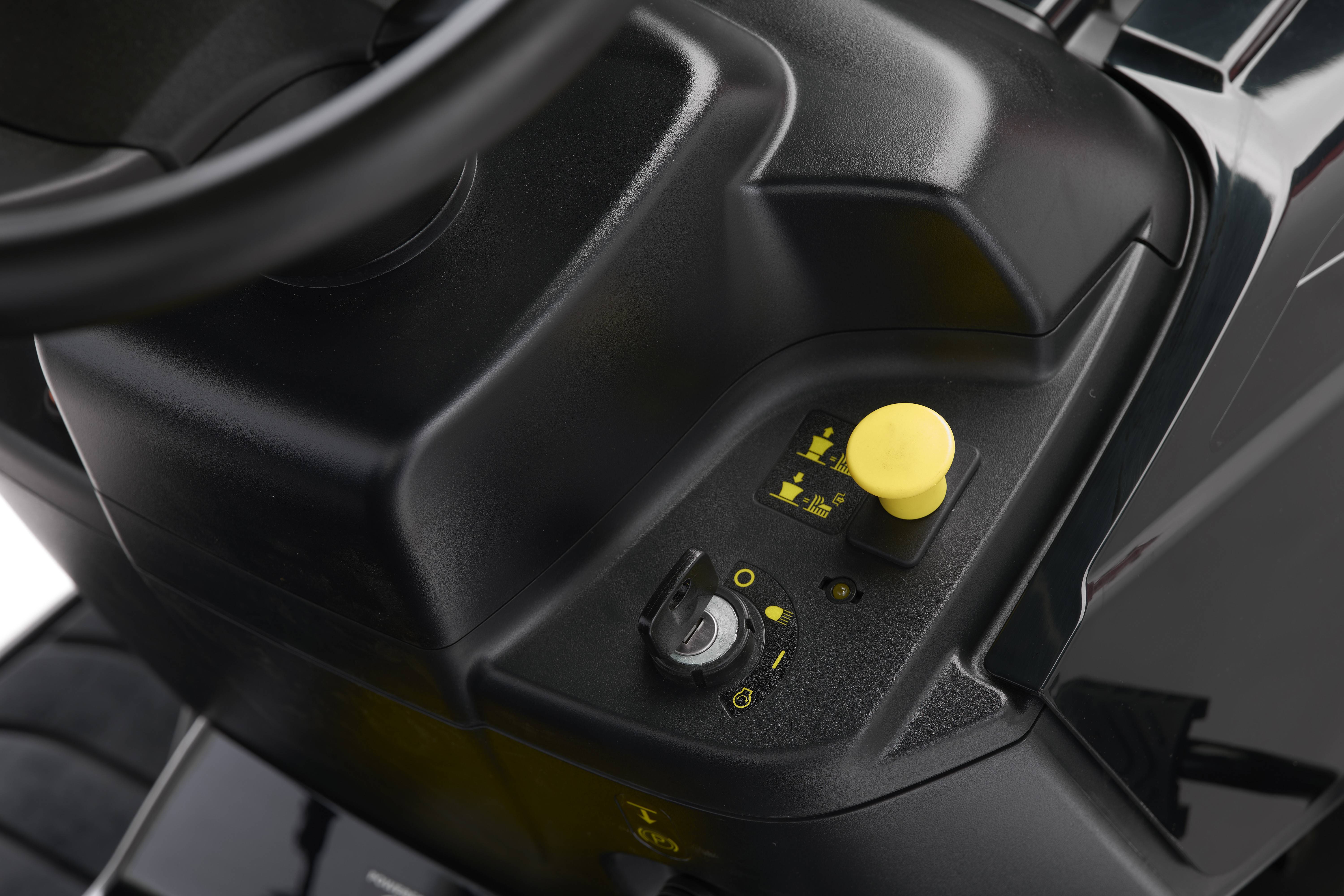 STIGA AT3 98A Benzin Rasentraktor Seitenauswurf 6.5kW Schnittbreite (max.) 98cm Geeignet für 4500m²