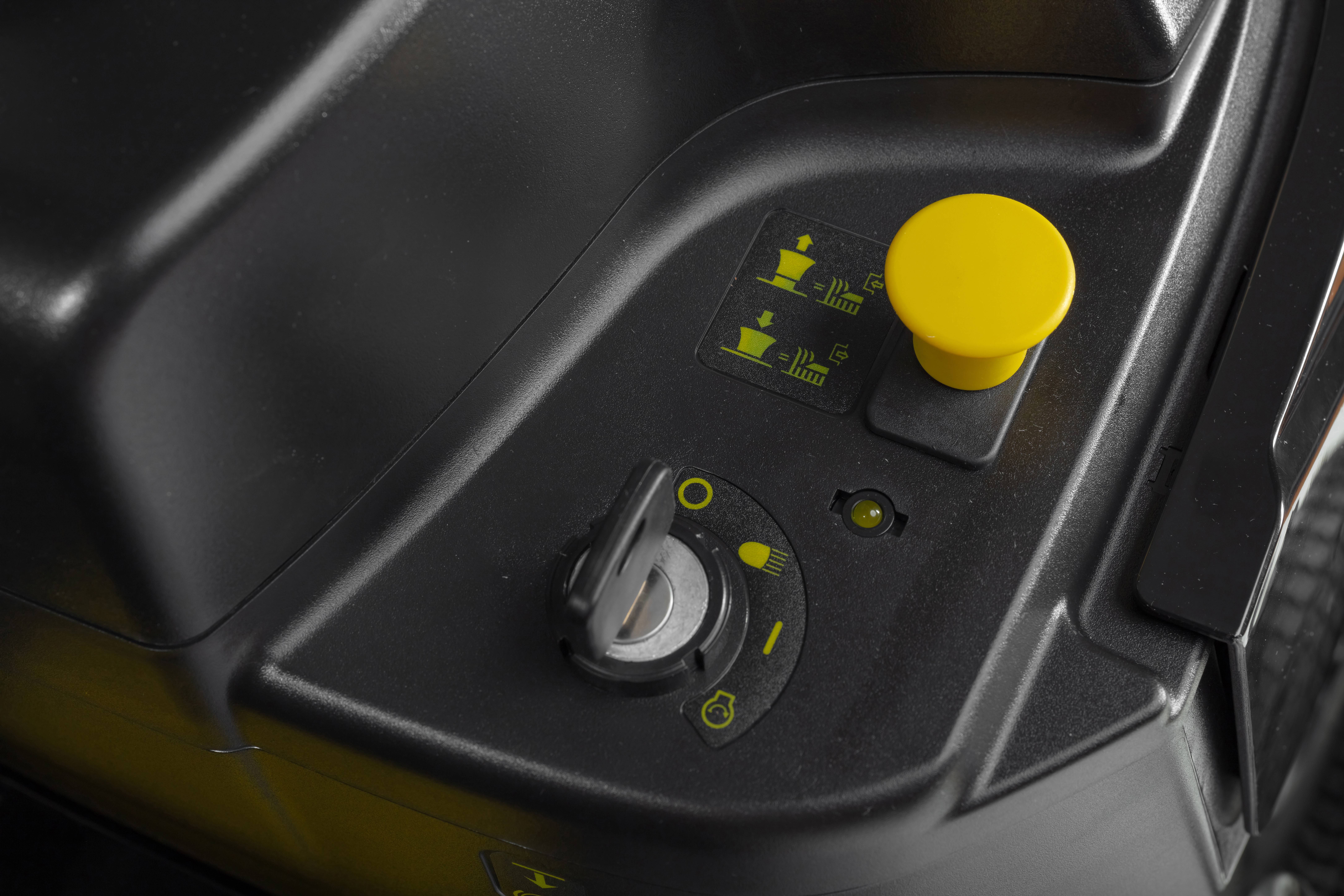 STIGA AT4 84A Benzin Rasentraktor Heckauswurf 5.8kW Schnittbreite (max.) 84cm Geeignet für 3000m²