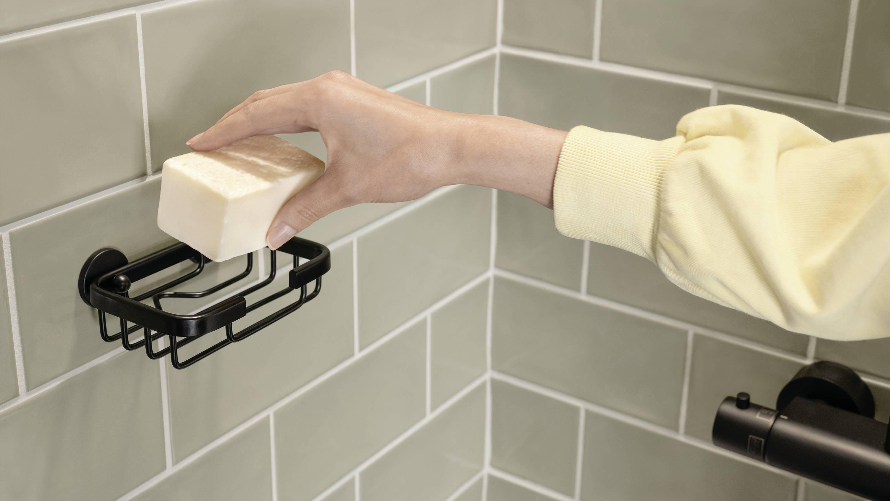 tesa 40508-00000-00 ALUXX BLACK Seifenkorb Klebstoff Schwarz (matt)