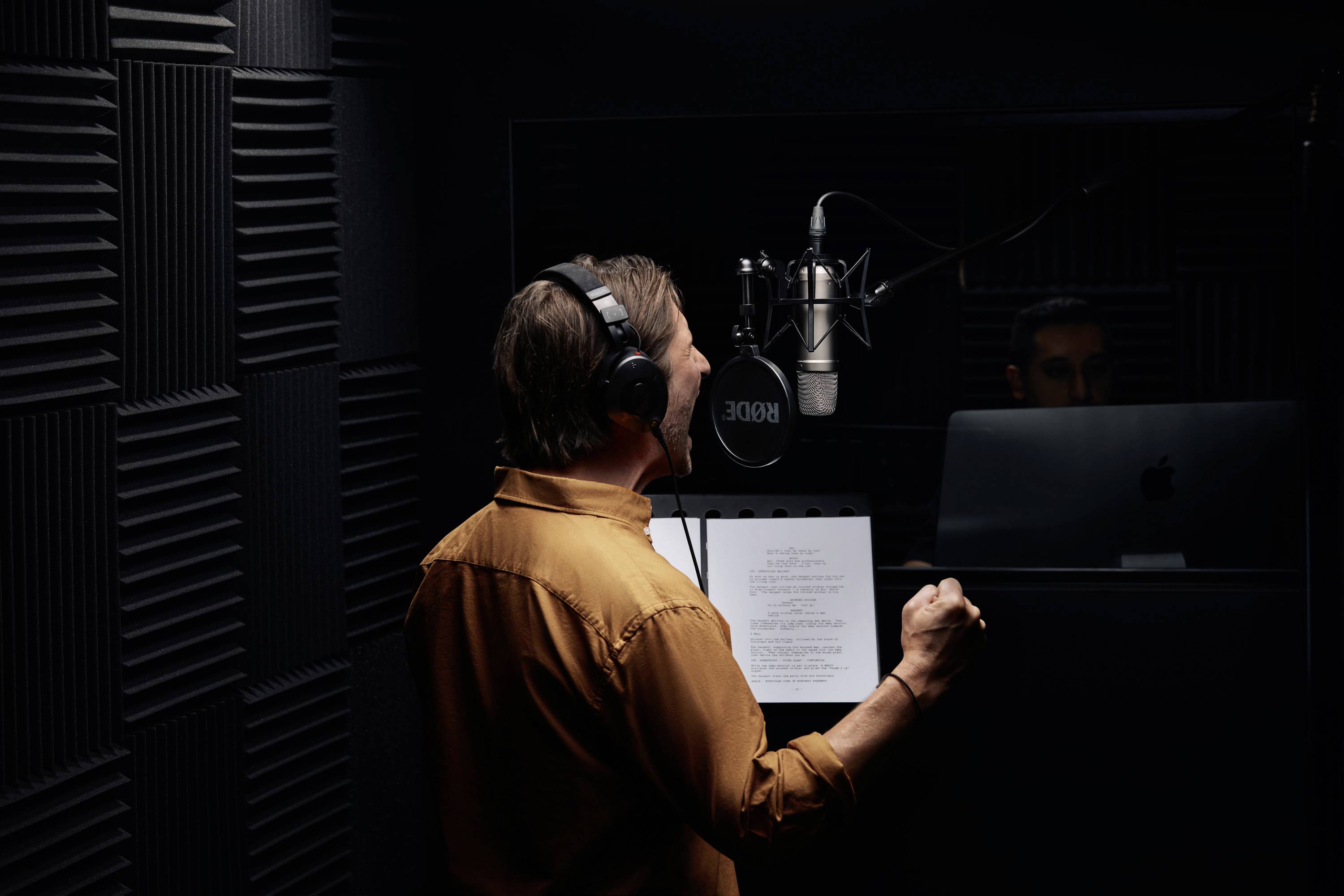 RODE Microphones NT1 5th Generation Silver Stand Gesangs-Mikrofon Übertragungsart (Details):Kabelgebunden inkl Spinne, inkl. Kabel, inkl. Tasche