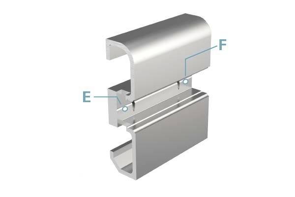 Explosionszeichnung eines Metallprofils mit Beschriftungen 'E' und 'F', die auf spezifische Teile hinweisen.