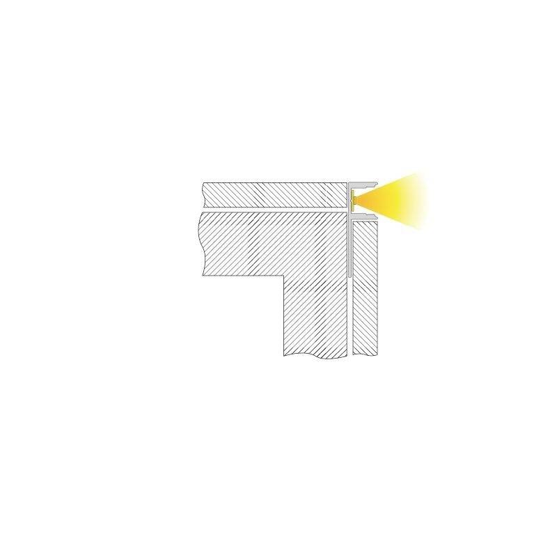 Querschnitt einer Deckenfuge mit Lichteintrag. Links ist die Decke, rechts die Wand, gelbes Licht dringt von rechts ein.