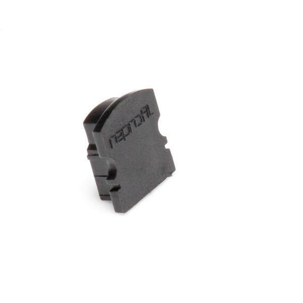 Ein schwarzes Kunststoffteil mit der Aufschrift 'nanopi', möglicherweise ein elektronisches Zubehör oder eine Abdeckung für ein Gerät.