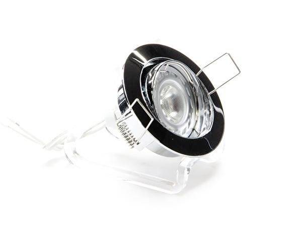 Ein silberner Einbauspot mit verchromter Abdeckung und sichtbarer Glühbirne. Ideal für moderne Innenbeleuchtung.
