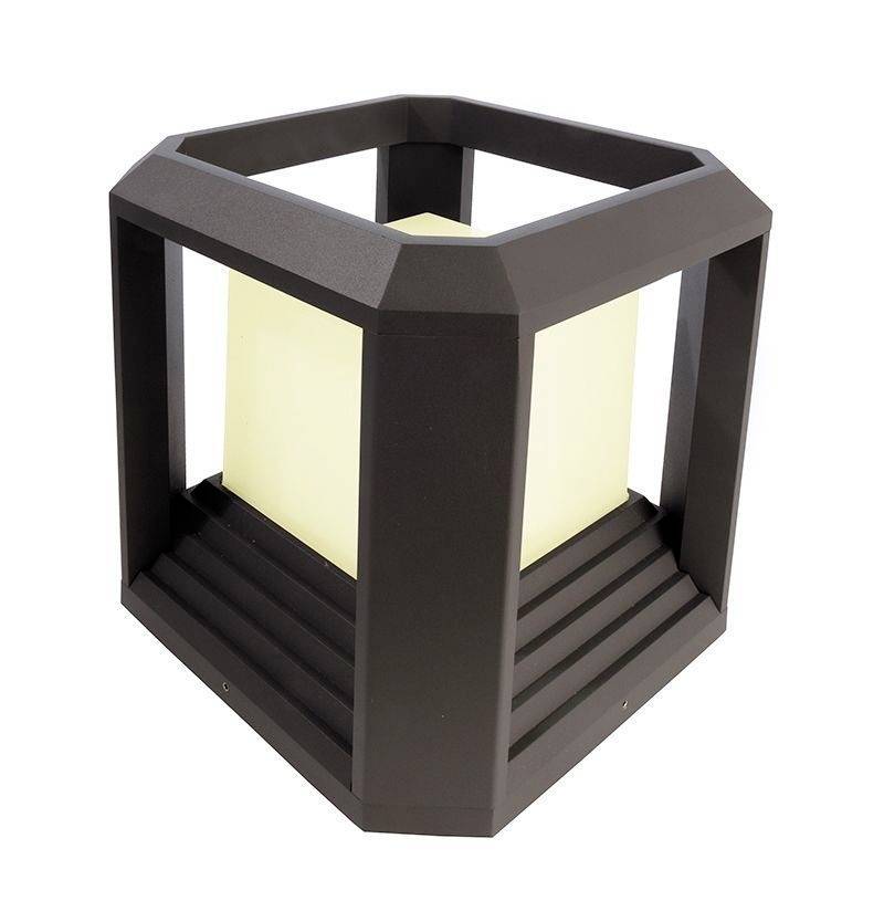 Eine moderne Außenleuchte mit eckigem, schwarzem Rahmen und einem weißen, eckigen Lampenschirm in der Mitte.