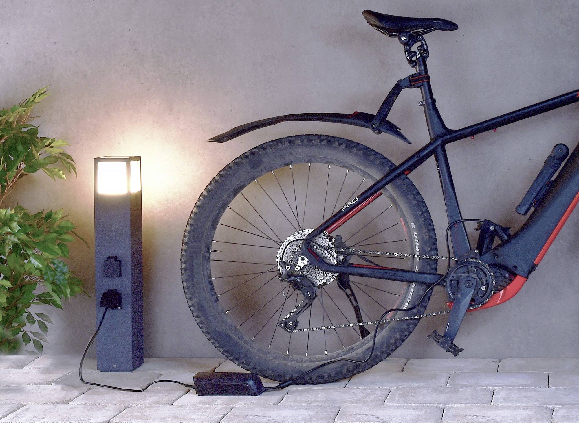 Deko Light 733064 Facado Socket Außenstandleuchte E27 20W Dunkelgrau