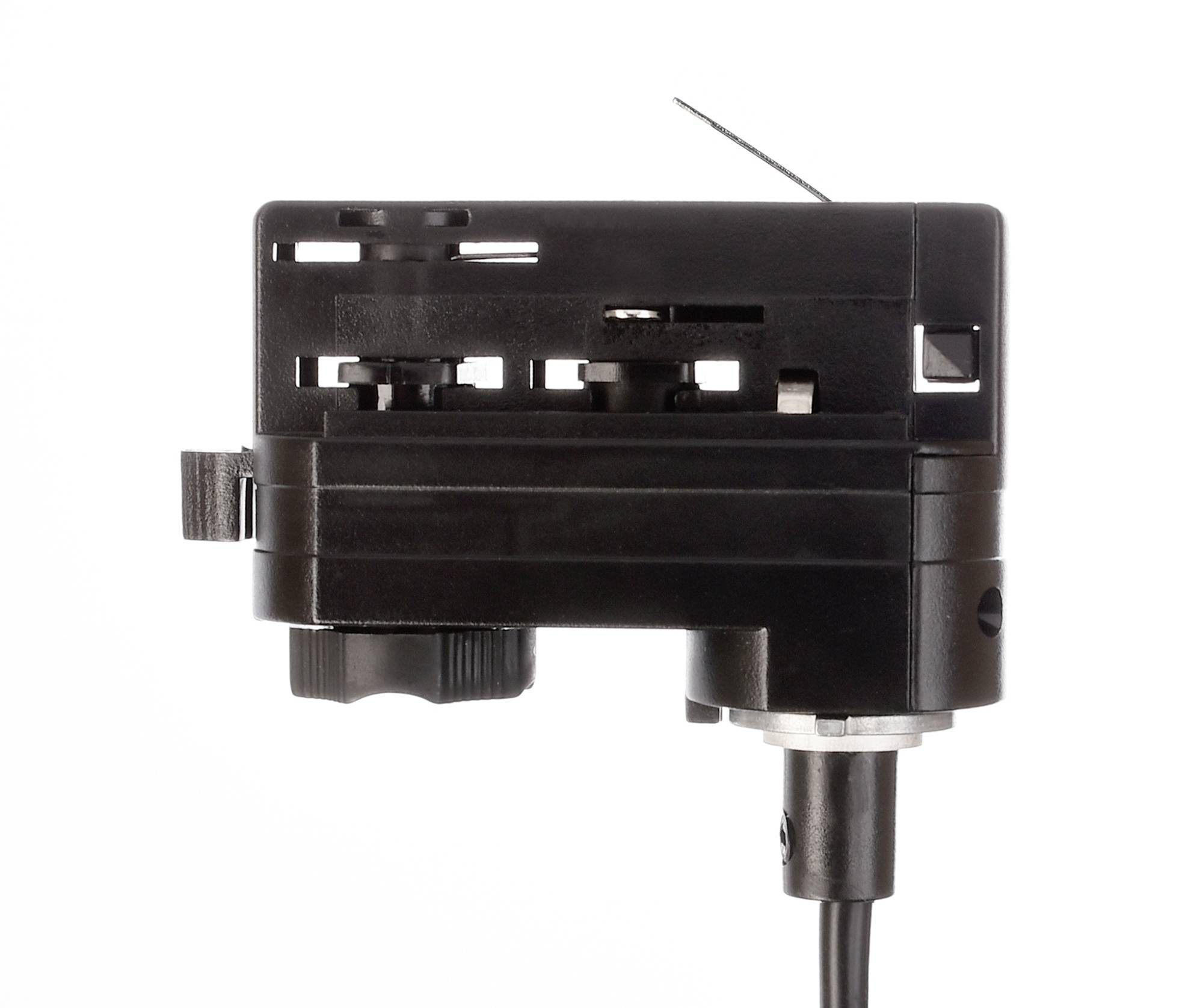 Schwarzer mechanischer Schalter mit Kabel, Seitenansicht, isoliert auf weißem Hintergrund.