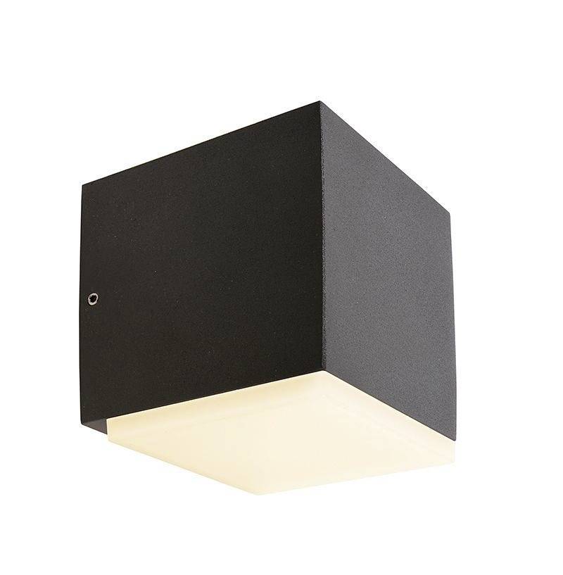 Schwarze würfelförmige Wandleuchte mit beleuchteter Unterseite, geeignet für moderne Innenraumbeleuchtung.