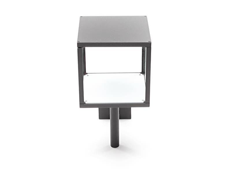 Eine minimalistische schwarze Wandleuchte mit weißem Innenbereich und quadratischem Design, geeignet für moderne Außenanwendungen.