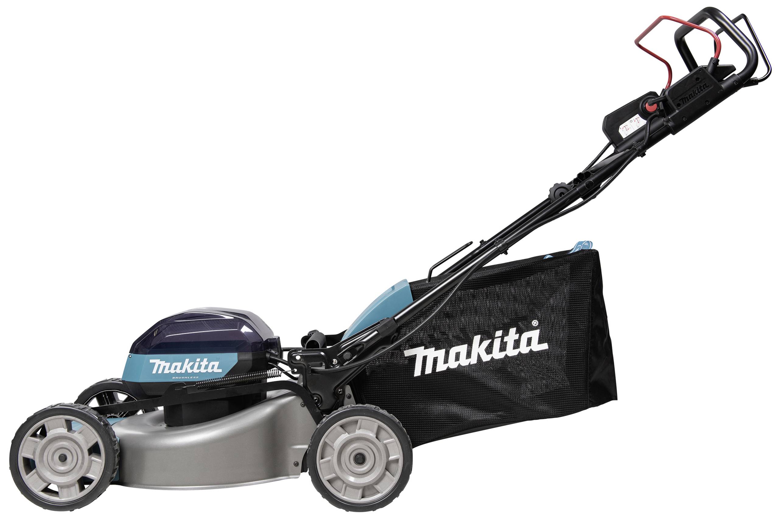Rasenmäher mit blauem Makita-Logo, Seitenansicht, graue Räder, schwarzer Griff und Fangkorb, liegt auf weißem Hintergrund.