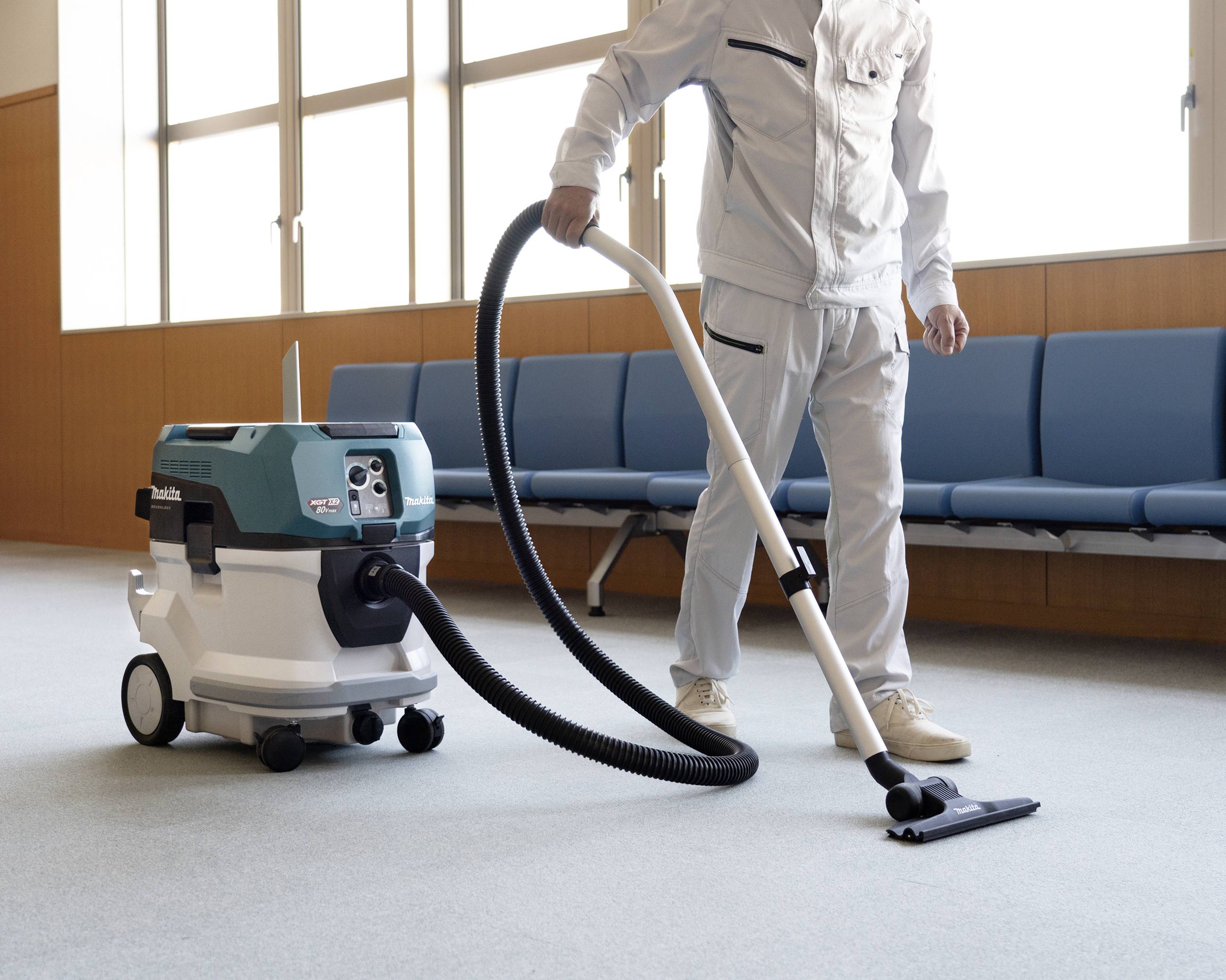 Makita VC006GMZ01 Akku-Sauger 350W 40l ohne Akku