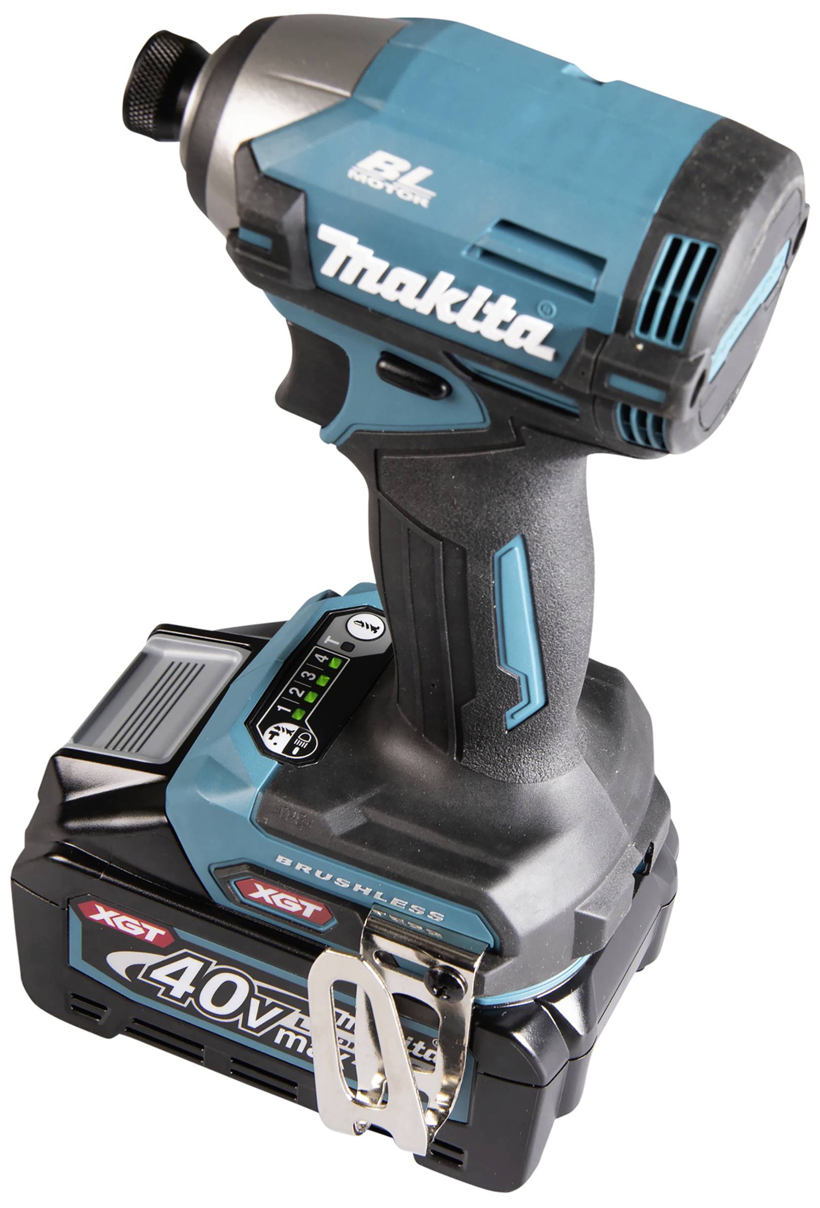 Ein Akku-Schlagschrauber der Marke Makita in Blau-Schwarz, Modell XGT 40V, mit einem Griff und integriertem Akku, aufrecht stehend.