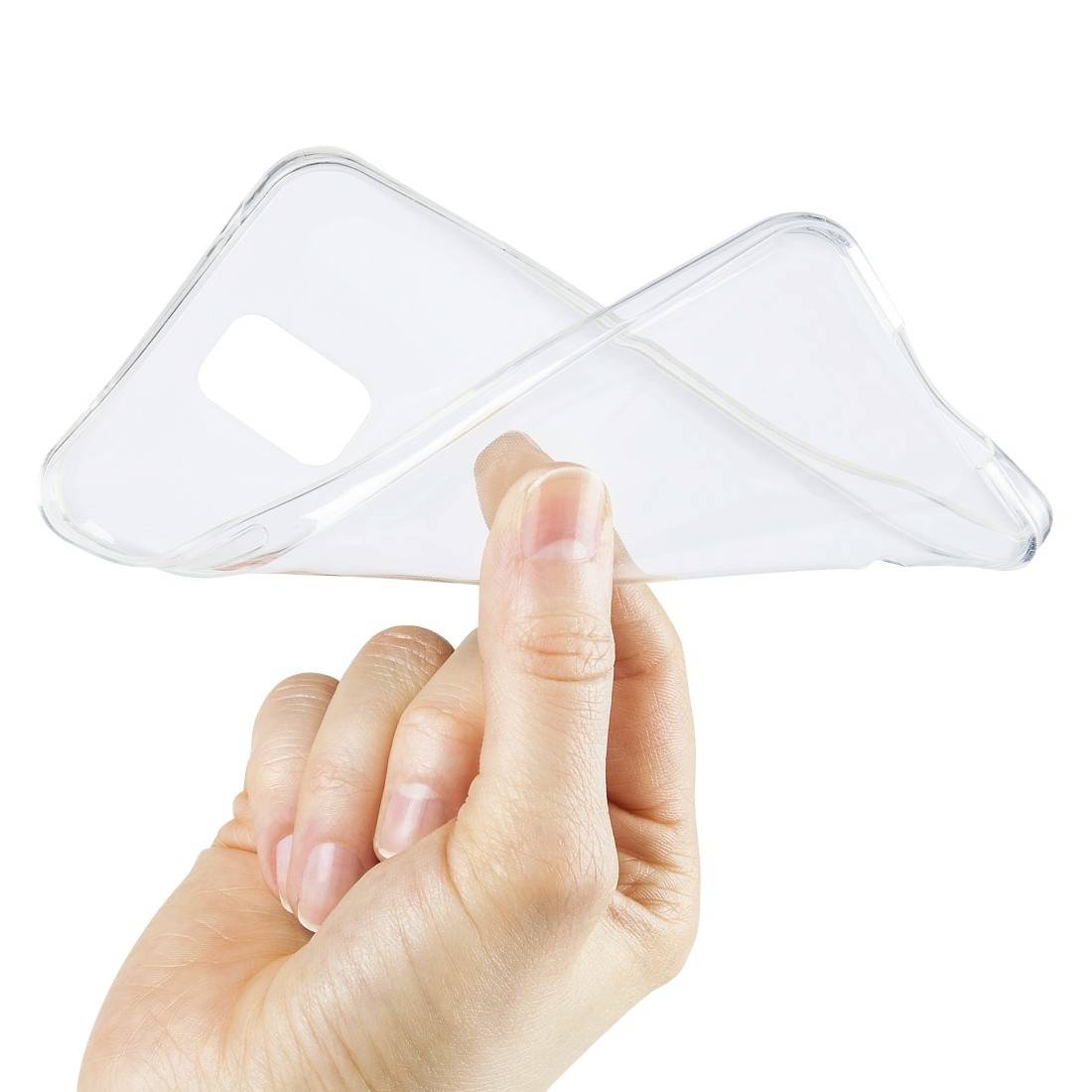 Eine Hand hält ein klares, flexibles Smartphone-Case vor einem weißen Hintergrund.