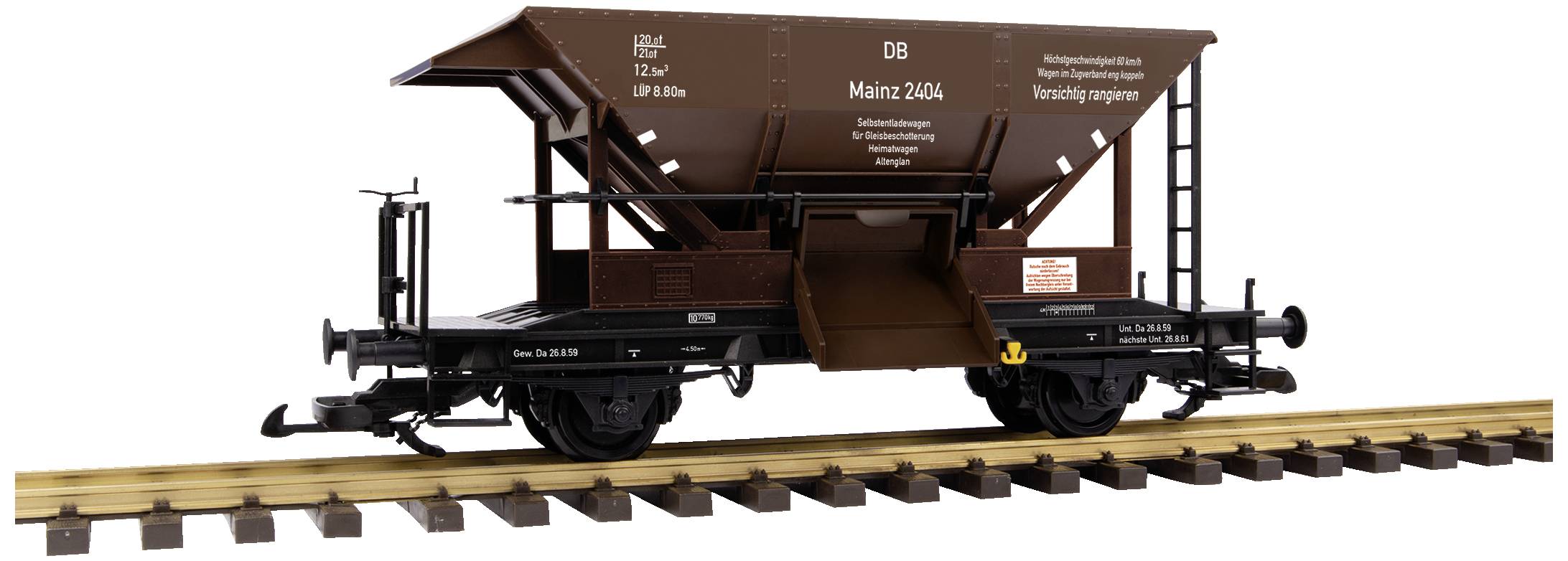 Brauner Güterwaggon der Deutschen Bahn, Modell 'Mainz 240A', steht auf Gleis. Verwendung für Schüttgüter, Beschriftungen sichtbar.