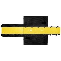 DEFENDER by Adam Hall Kabelbrücke-Mittelteil 869300 Polyurethan Schwarz/Gelb Anzahl Kanäle: 5 1000mm Inhalt: 1St. DEFENDER by Adam Hall Kabelbrücke-Mittelteil 869300 Polyurethan Schwarz/Gelb Anzahl Kanäle: 5 1000mm Inhalt: 1St.