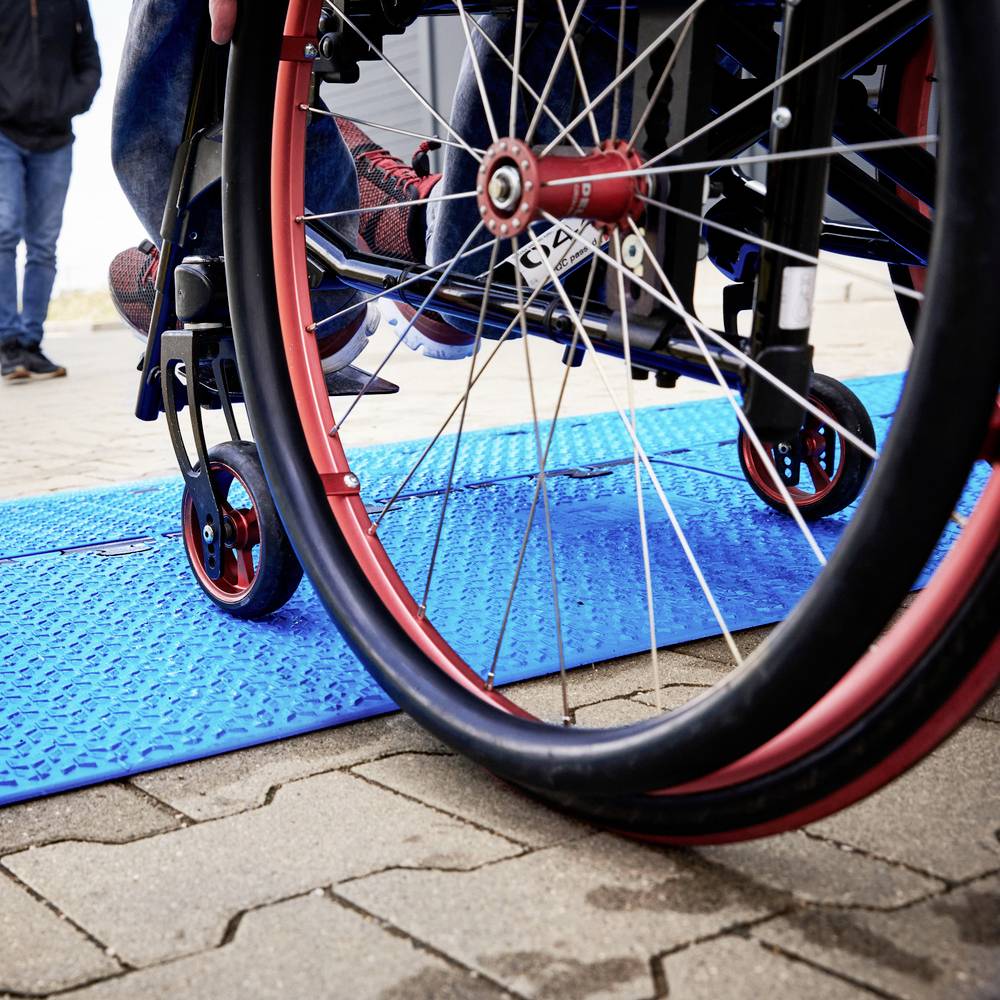 DEFENDER by Adam Hall Rampen-Modul 869301BLU Polyurethan Blau 1000mm Inhalt: 1St.