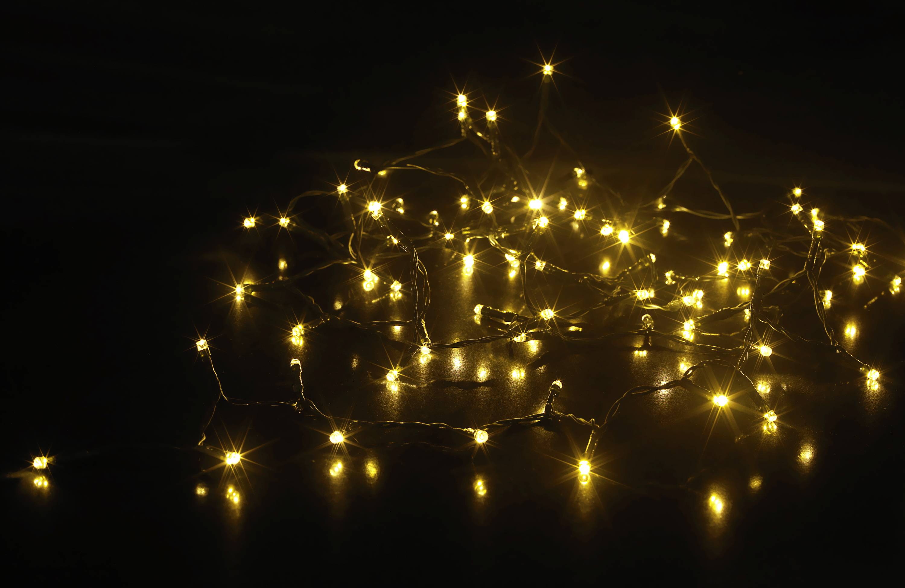 Sygonix SY-5596928 Solar-Lichterkette LED Schwarz, Standard-Grün (seidenmatt)