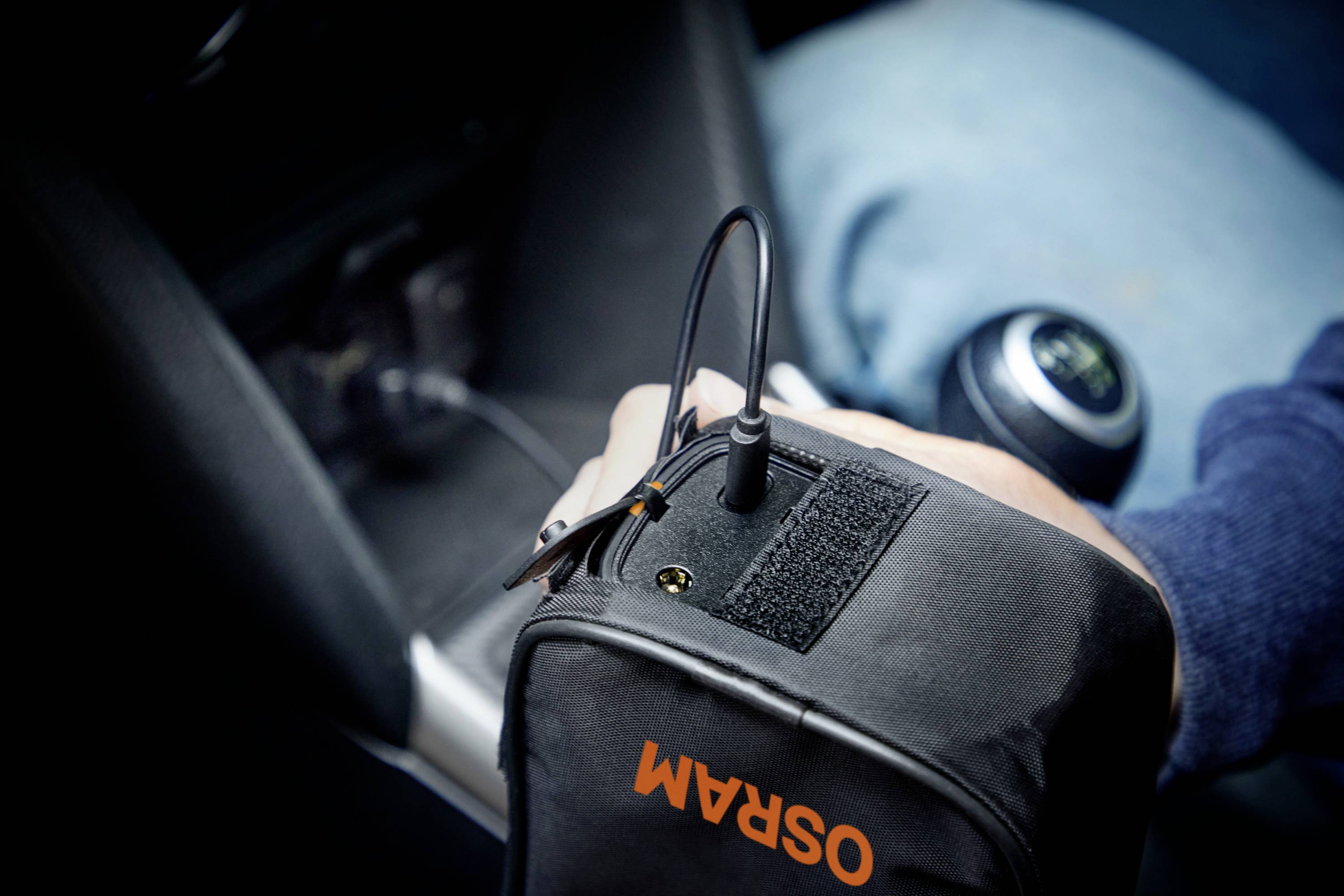 Osram Automotive OTIR4000 Kompressor TYREinflate 4000 8.3 bar Aufbewahrungs-Box/-Tasche, Automatische Abschaltung, mit