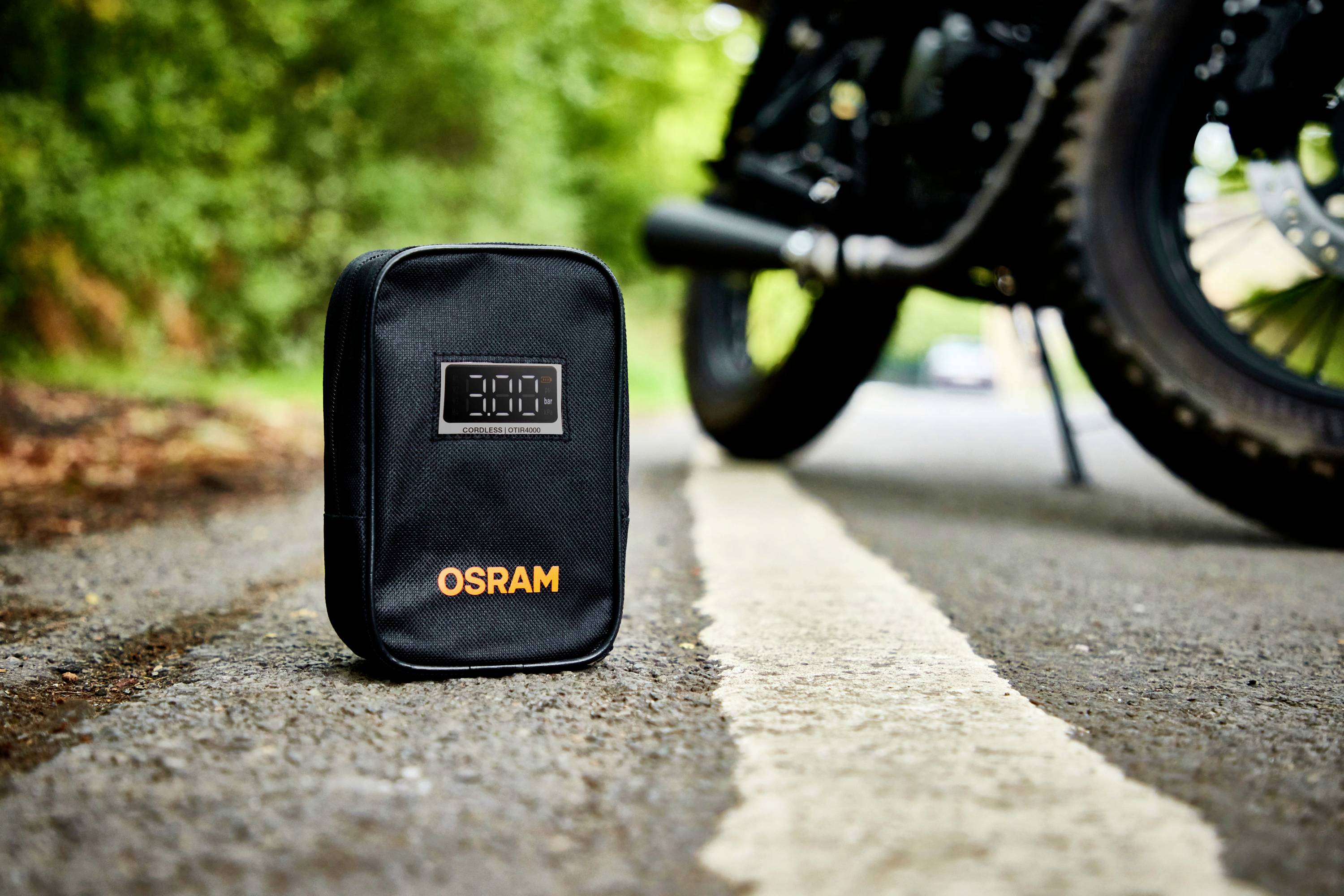 Osram Automotive OTIR4000 Kompressor TYREinflate 4000 8.3 bar Aufbewahrungs-Box/-Tasche, Automatische Abschaltung, mit