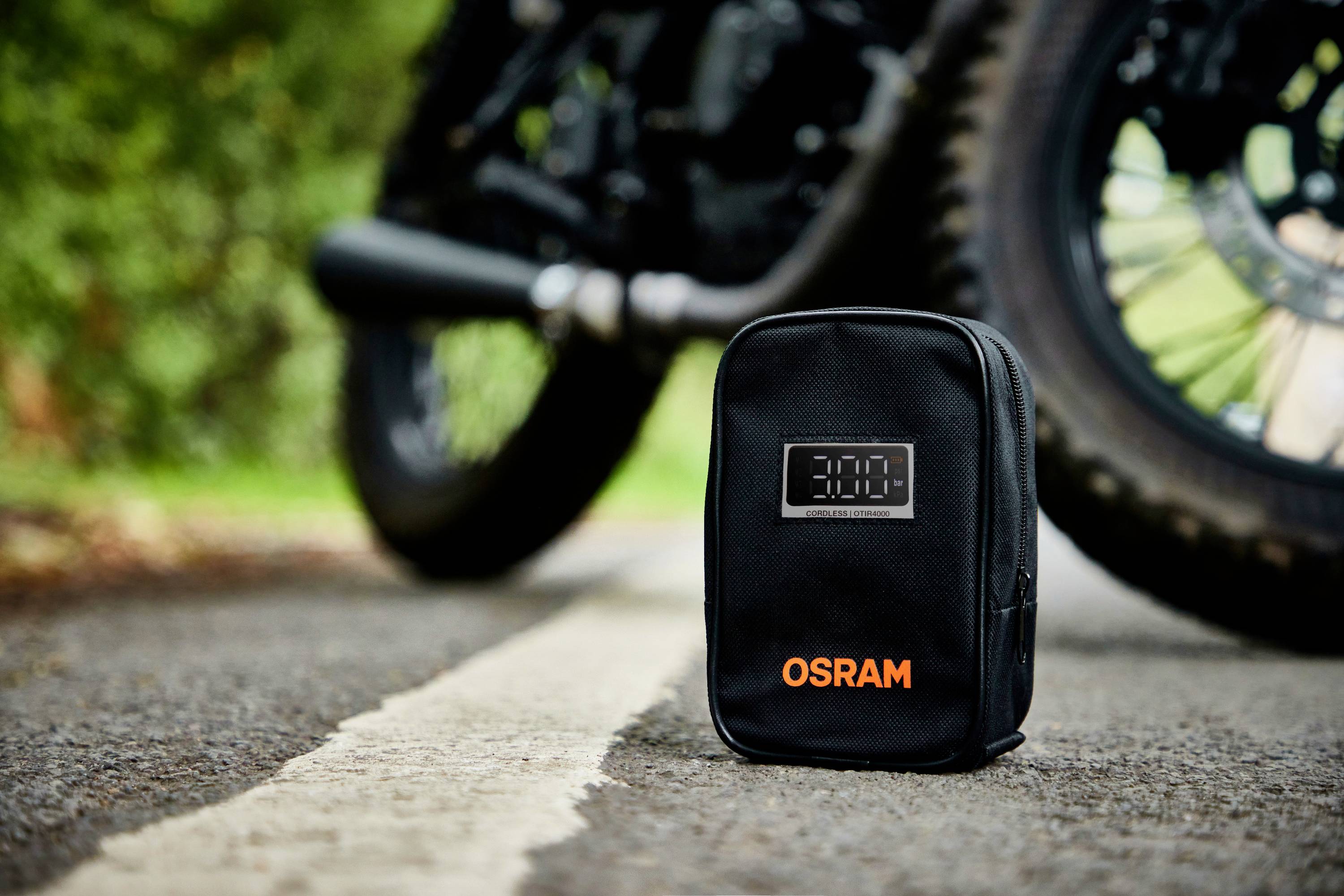 Osram Automotive OTIR4000 Kompressor TYREinflate 4000 8.3 bar Aufbewahrungs-Box/-Tasche, Automatische Abschaltung, mit