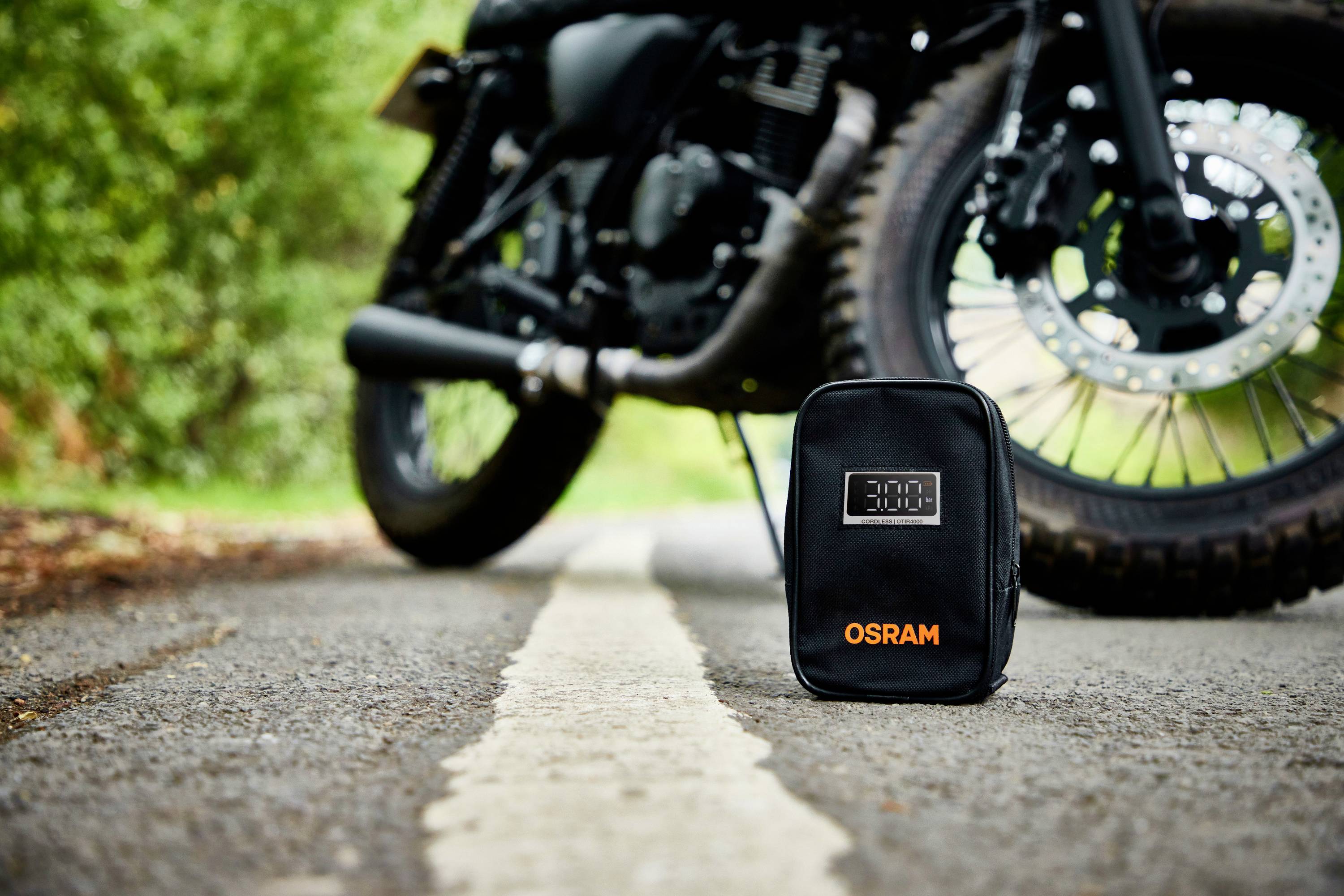 Osram Automotive OTIR4000 Kompressor TYREinflate 4000 8.3 bar Aufbewahrungs-Box/-Tasche, Automatische Abschaltung, mit