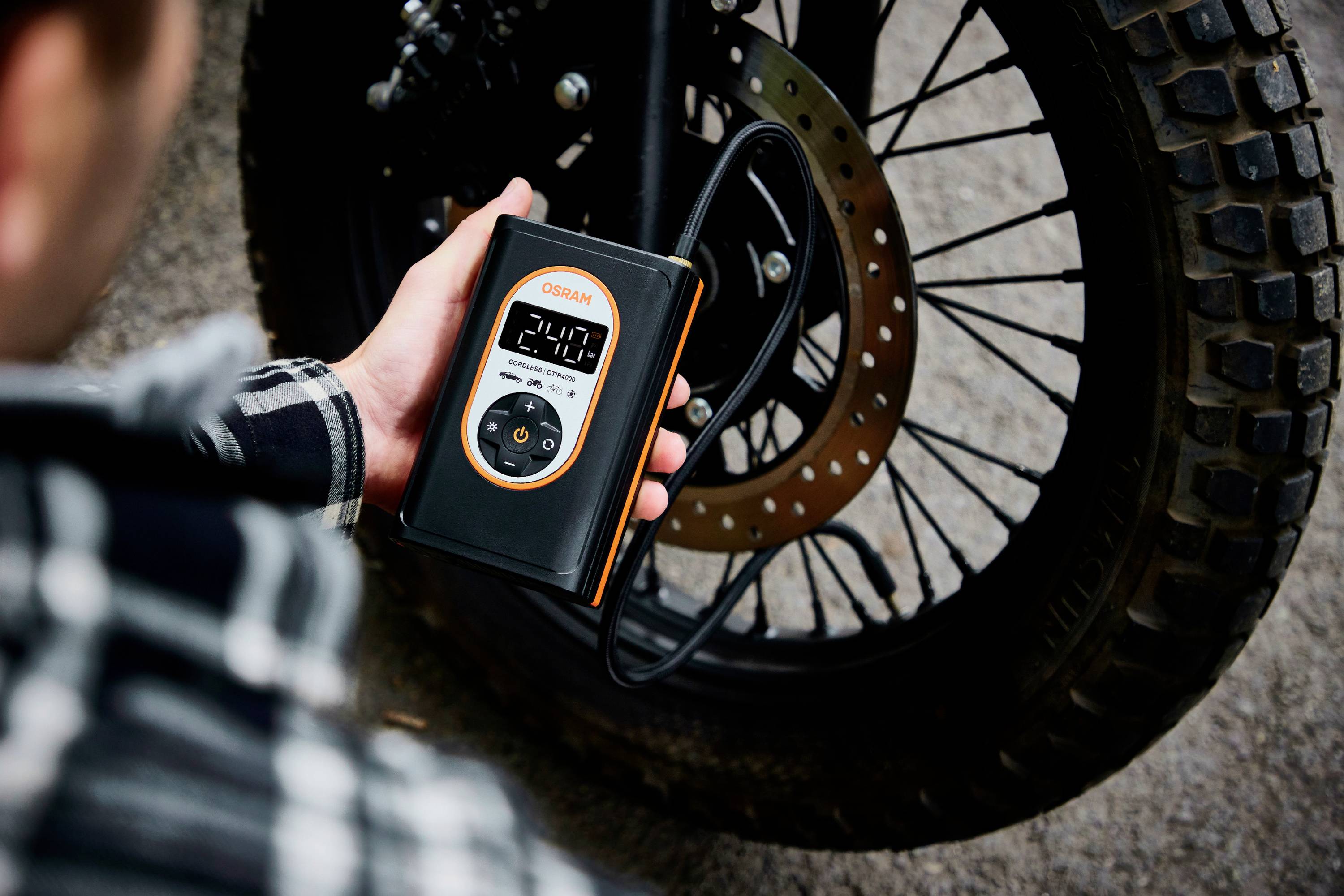 Osram Automotive OTIR4000 Kompressor TYREinflate 4000 8.3 bar Aufbewahrungs-Box/-Tasche, Automatische Abschaltung, mit