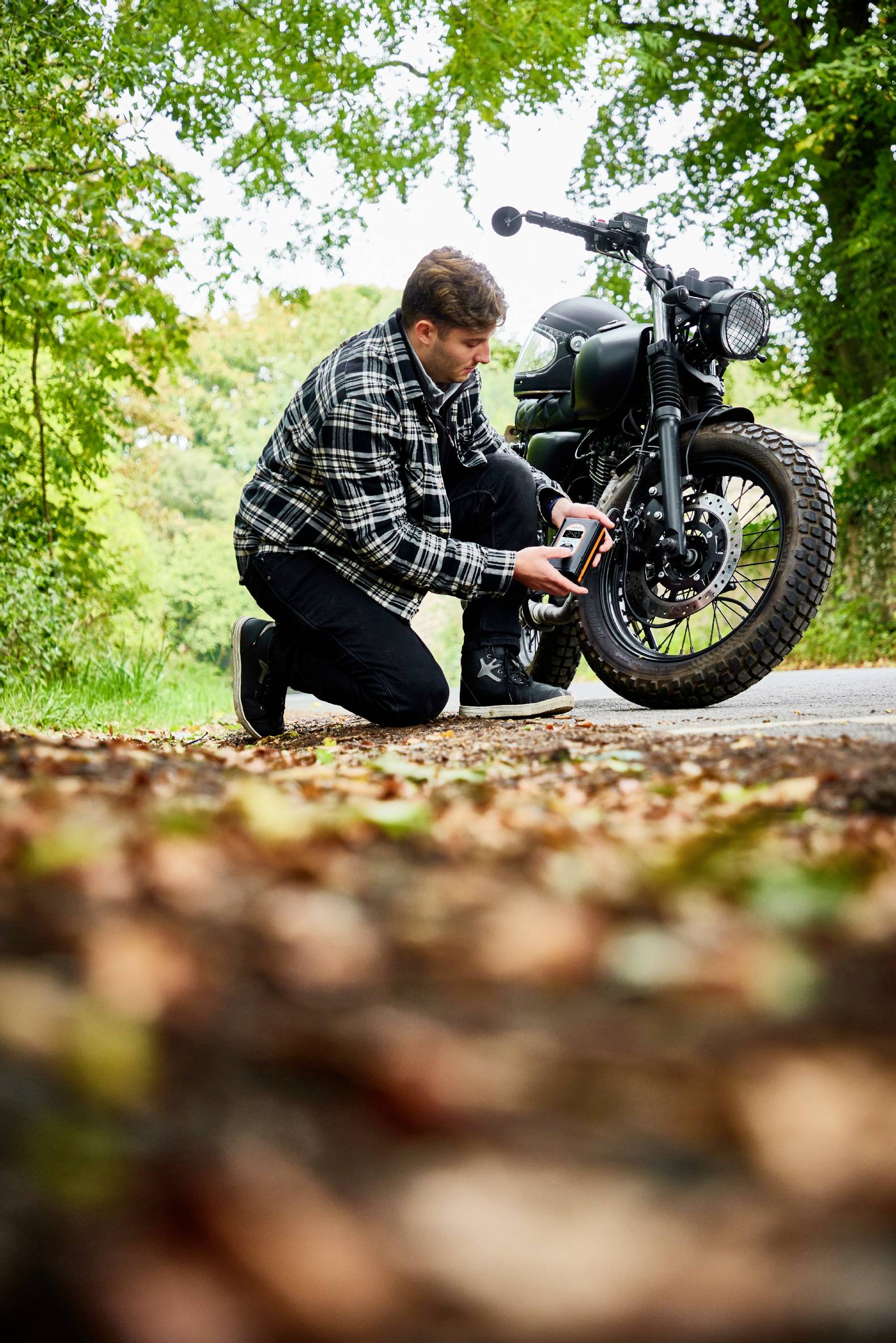 Osram Automotive OTIR4000 Kompressor TYREinflate 4000 8.3 bar Aufbewahrungs-Box/-Tasche, Automatische Abschaltung, mit