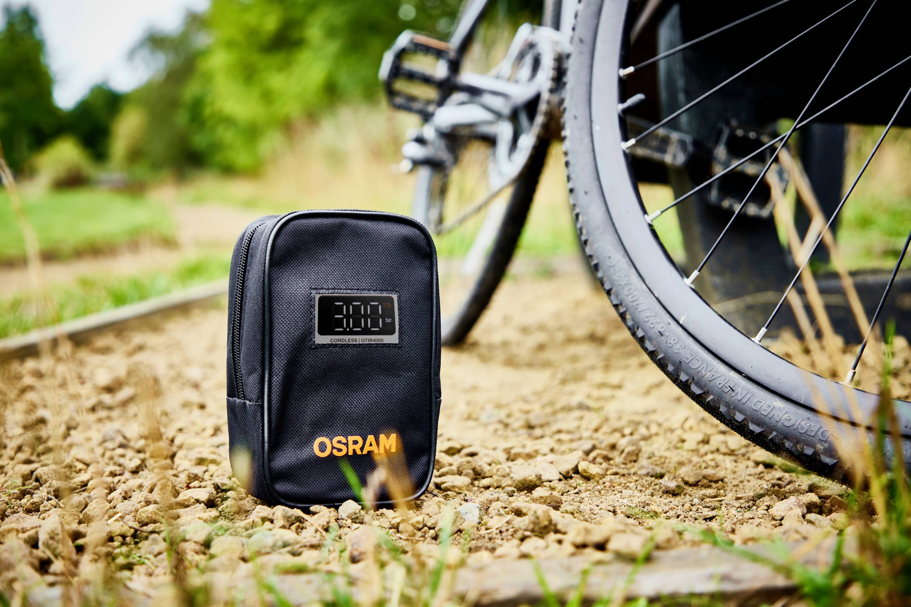 Osram Automotive OTIR4000 Kompressor TYREinflate 4000 8.3 bar Aufbewahrungs-Box/-Tasche, Automatische Abschaltung, mit