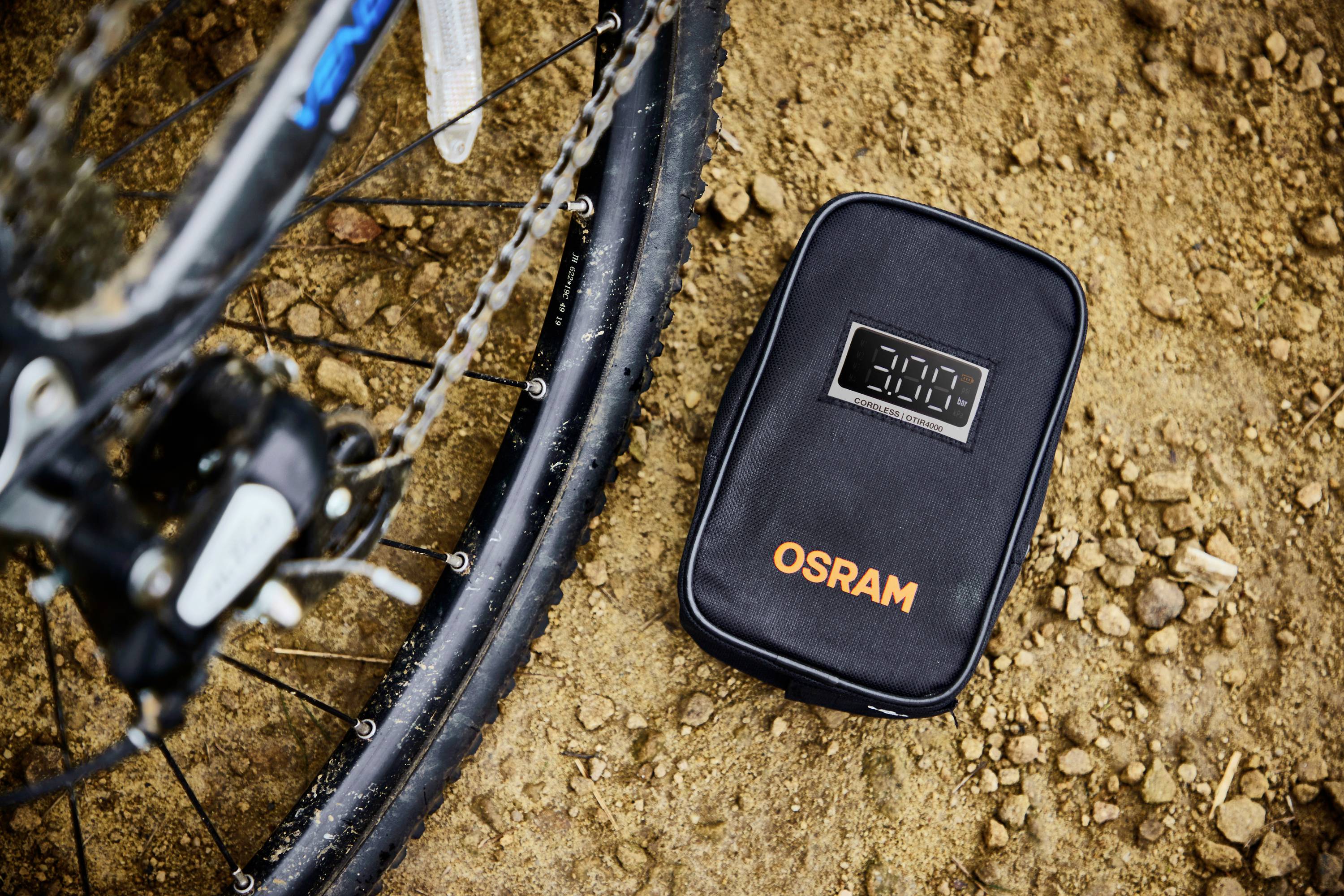 Osram Automotive OTIR4000 Kompressor TYREinflate 4000 8.3 bar Aufbewahrungs-Box/-Tasche, Automatische Abschaltung, mit