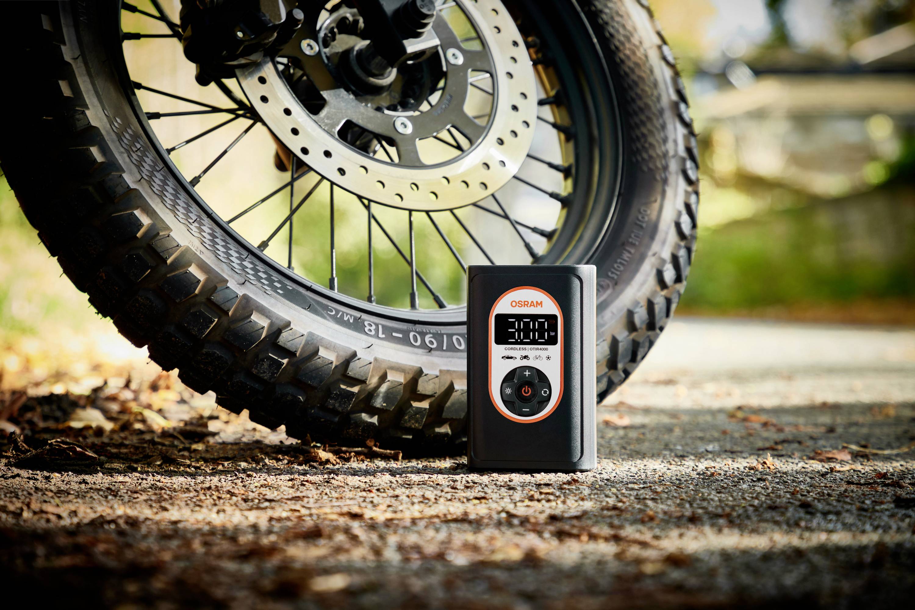 Osram Automotive OTIR4000 Kompressor TYREinflate 4000 8.3 bar Aufbewahrungs-Box/-Tasche, Automatische Abschaltung, mit