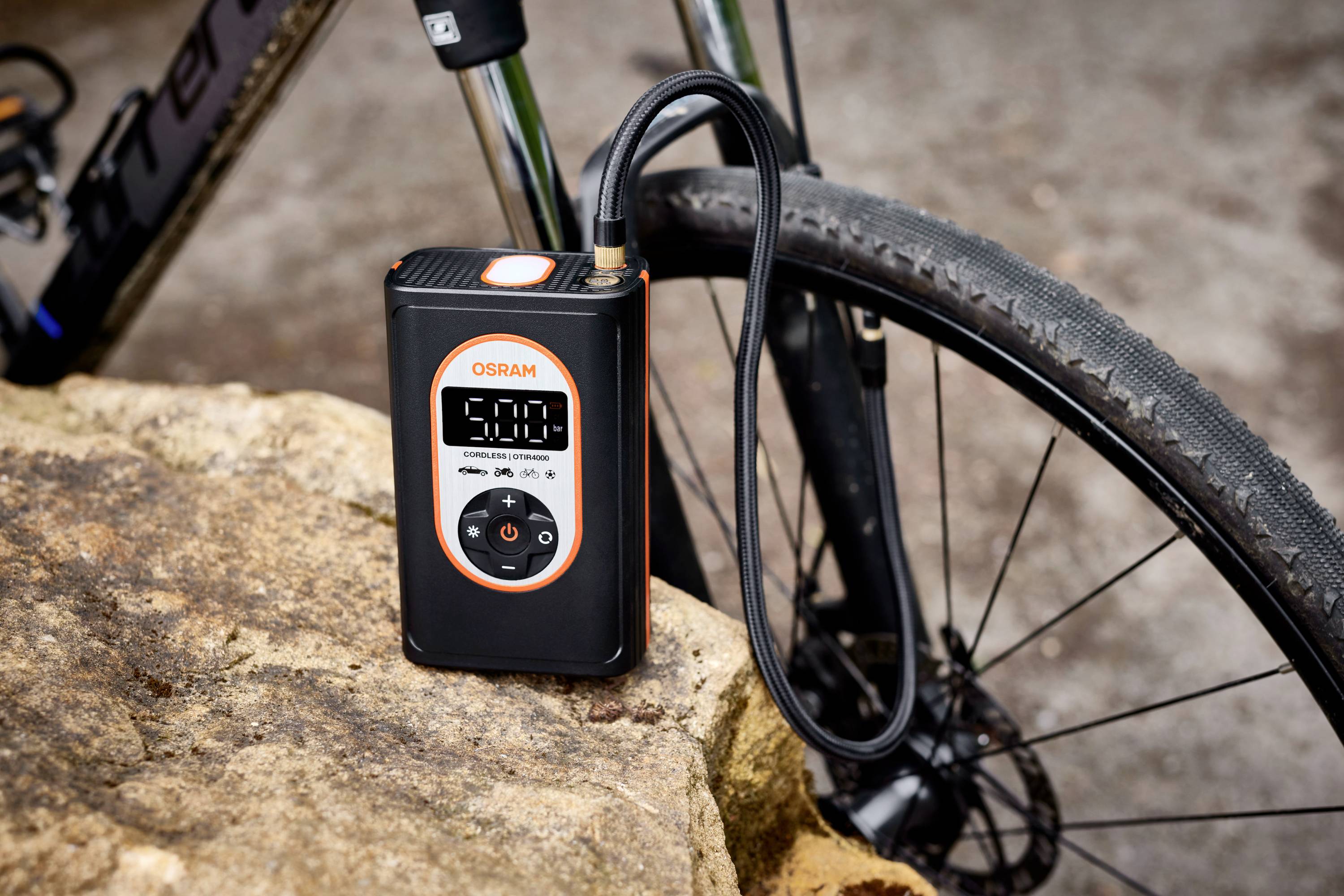 Osram Automotive OTIR4000 Kompressor TYREinflate 4000 8.3 bar Aufbewahrungs-Box/-Tasche, Automatische Abschaltung, mit