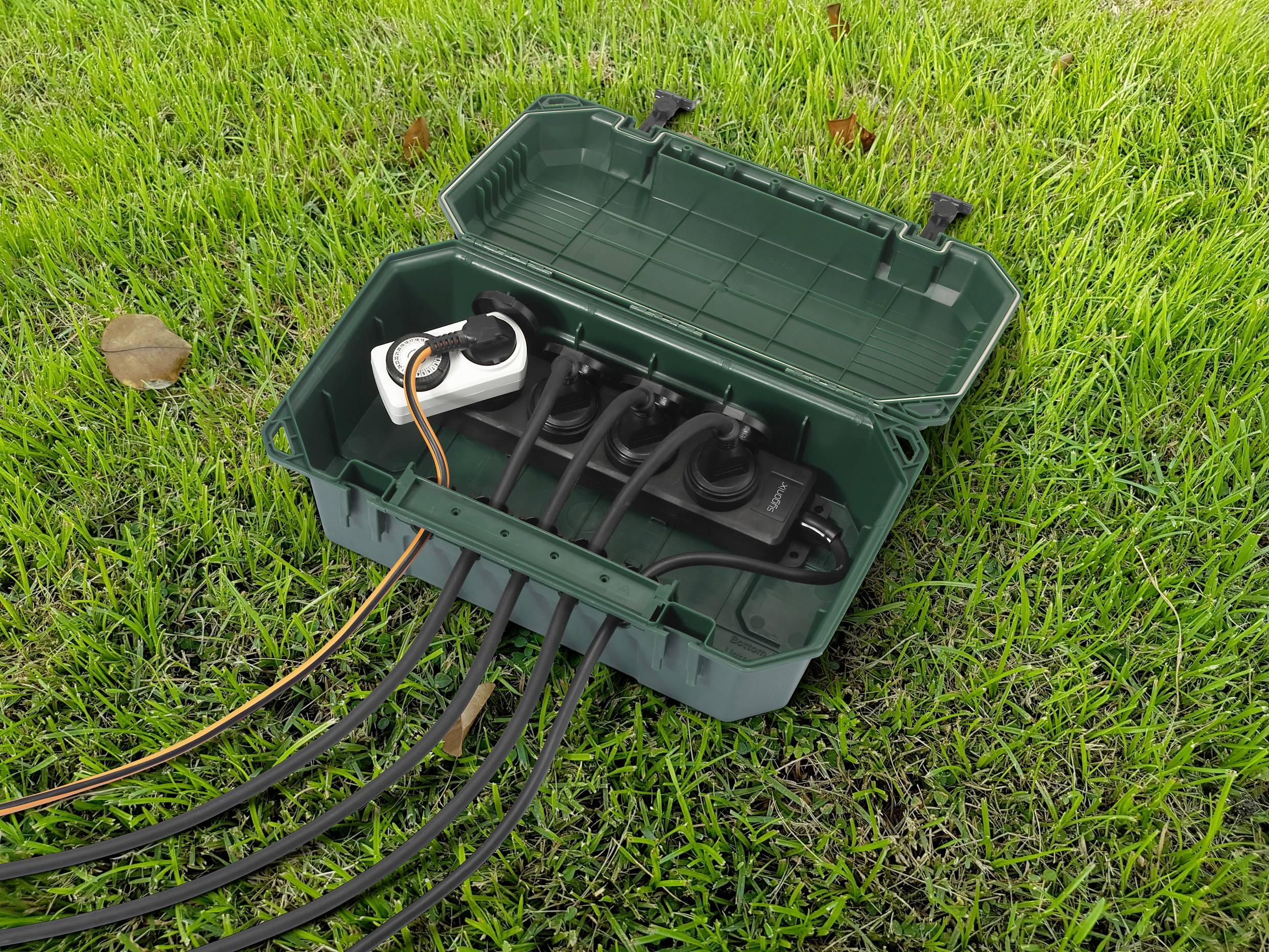 Sygonix SY-5598168 Verteilerbox 4fach Standard-Grün (seidenmatt), Schwarz erhöhter Berührungsschutz, mit 4-Fach Steckdosenleiste