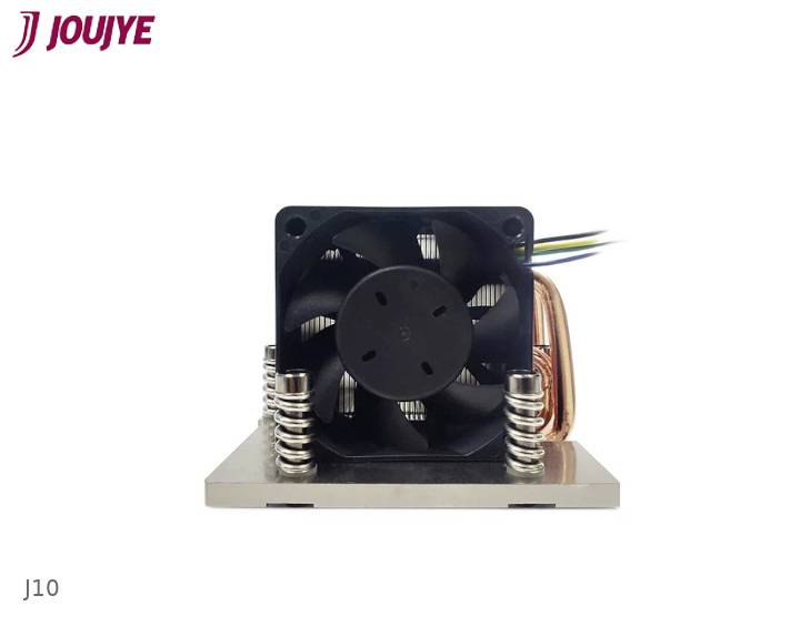 Ein Kühler mit Ventilator und Spiralmetallfedern auf einem rechteckigen Sockel. Kabel sind sichtbar. Links oben das Logo 'Jouiye'.