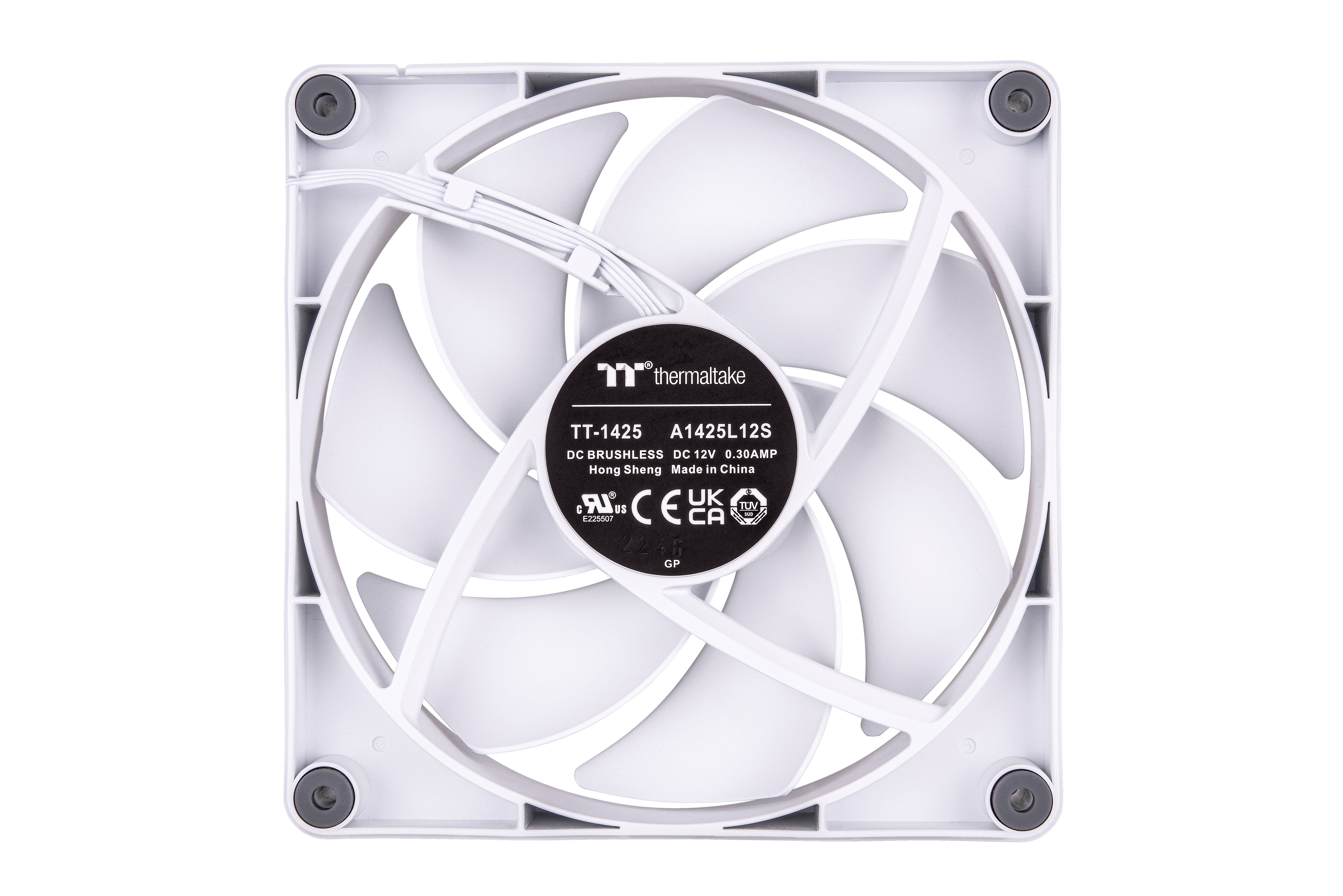 Ein weißer Computer-Lüfter von Thermaltake, Modell TT-1425, ist von oben zu sehen, mit einem zentralen Etikett, das Spezifikationen zeigt.