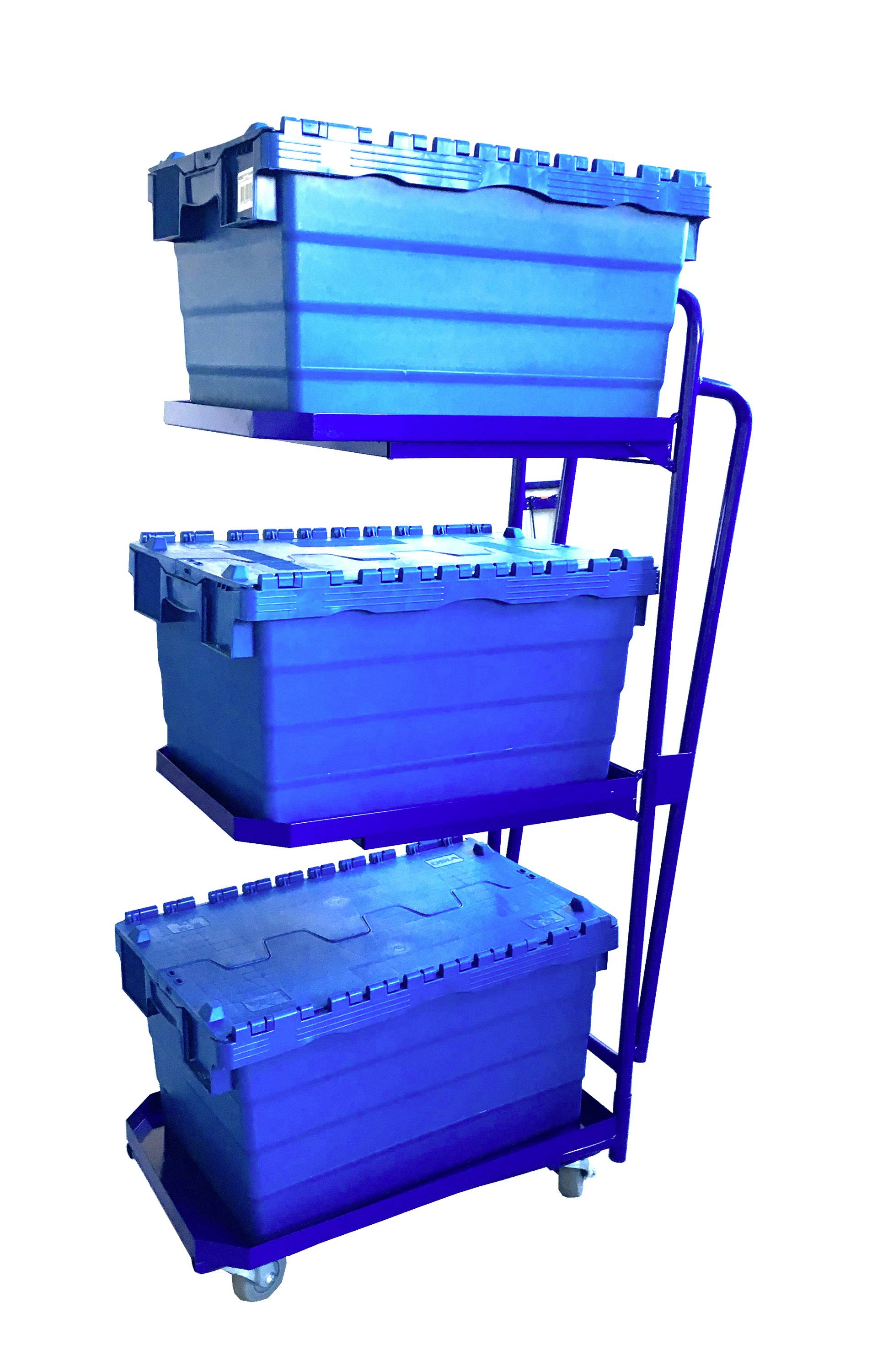 Drei blaue Kunststoffboxen auf einem mobilen Metallregal mit Rollen, gestapelt in drei Ebenen, vor weißem Hintergrund.