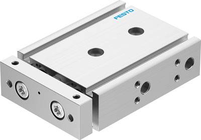 Rechteckiger metallischer Pneumatikzylinder mit robustem Design und mehreren Anschlussöffnungen, Markenlabel 'Festo' sichtbar oben.