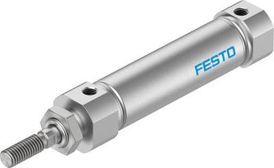 Ein silberner Pneumatikzylinder mit Festo-Logo, waagrecht ausgerichtet, mit Schraubgewinde auf der linken Seite für industrielle Anwendungen.