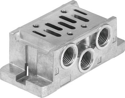 Metallkomponente mit drei Gewindeanschlüssen und Lüftungsöffnungen, verwendet in Maschinenbauanwendungen zur Verbindung von Rohren.