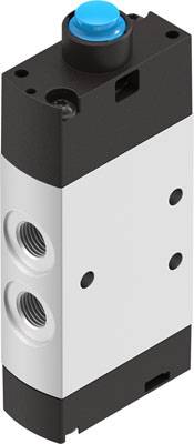 Pneumatisches Ventil mit zwei Einlassöffnungen und einem blauen Knopf oben. Verwendet zur Steuerung von Luftströmen in Maschinen.