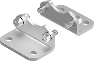 Zwei silberne Metallhalterungen mit jeweils zwei Schrauben und Bohrungen. Dienen zur Befestigung oder Verbindung von Teilen.