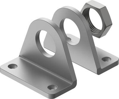 Metall-Halterungen mit Löchern und Sechskantmutter daneben, vermutlich für strukturelle Befestigungen oder Montagesysteme.