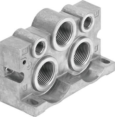 Metallblock mit mehreren eingebauten Gewinden. Verwendung in Maschinen oder mechanischen Systemen.