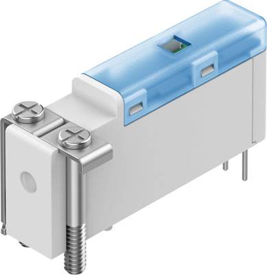 Ein kleiner elektrischer Schalter mit blauer Kunststoffabdeckung, montiert auf einem Metallgestell, mit zwei sichtbaren Schrauben.