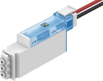 Ein rechteckiger elektrischer Steckverbinder mit blauem und weißem Gehäuse, drei Anschlüssen und roten sowie schwarzen Kabeln.