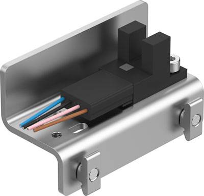 Ein rechteckiger Sensor mit Kabeln ist auf einer metallischen Halterung befestigt.