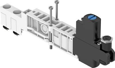 Ein elektrischer Klemmenblock mit Schrauben und einem schwarzen Schaltmechanismus. Hauptkomponenten für die elektrische Verbindung sichtbar.