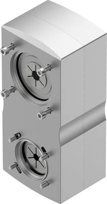 Metallischer Block mit zwei runden, symmetrisch angeordneten Öffnungen und mehreren kurzen, hervorstehenden Bolzen an den Seiten.
