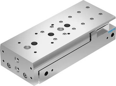 Ein rechteckiger, silberner pneumatischer Linearantrieb mit mehreren Befestigungslöchern und Anschlüssen, geeignet für industrielle Automation.