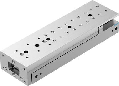 Metallische Linearführung mit mehreren Befestigungslöchern und schmalem, länglichem Design. Verwendet zur Unterstützung linearer Bewegungen.