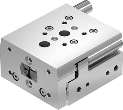 Industrieller Pneumatik-Schlitten aus Metall mit mehreren Bohrungen und Schrauben. Einsatz in mechanischen Anwendungen möglich.